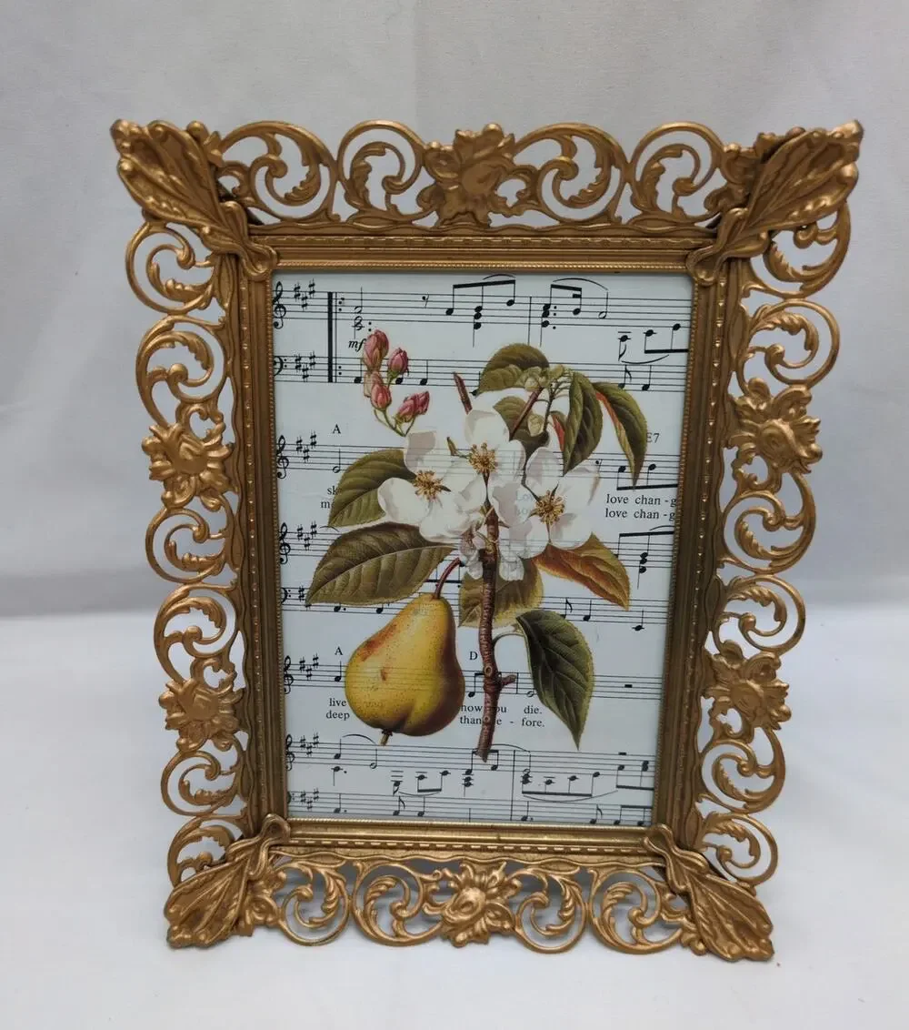 Vtg Stylebuilt Hollywood Regency Gold Filigree Frame 8x10 Tabletop Velvet Easel